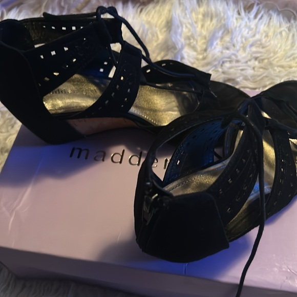 Madden Girl sandals size 10 black and natural - Picture 3 of 9